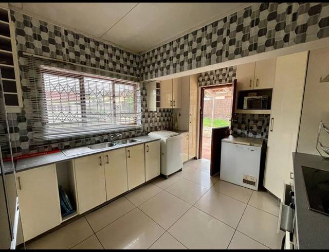 4 BEDROOM HOUSE FOR SALE IN MALVERN